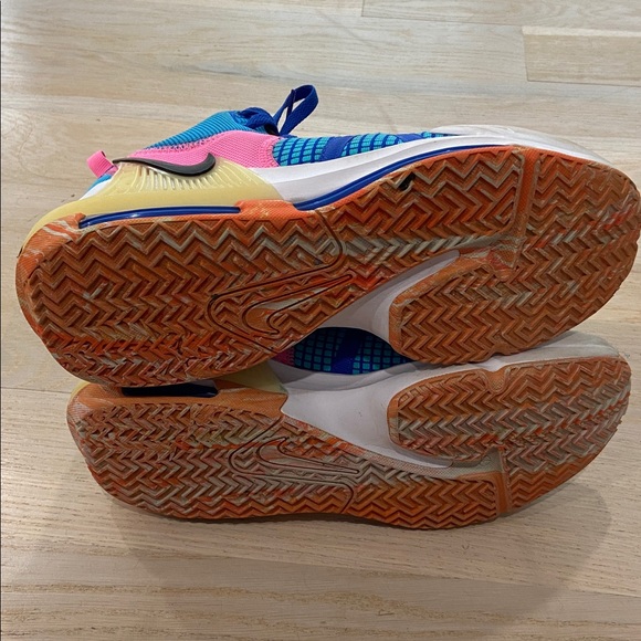 Mens Nike Basketball Shoes Lebron Witness size Men 10 - Picture 2 of 6